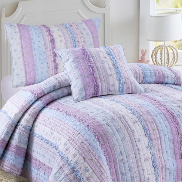 Lavender Lace-Style Floral Quilted Print 4-Piece Set: Soft And Comfortable