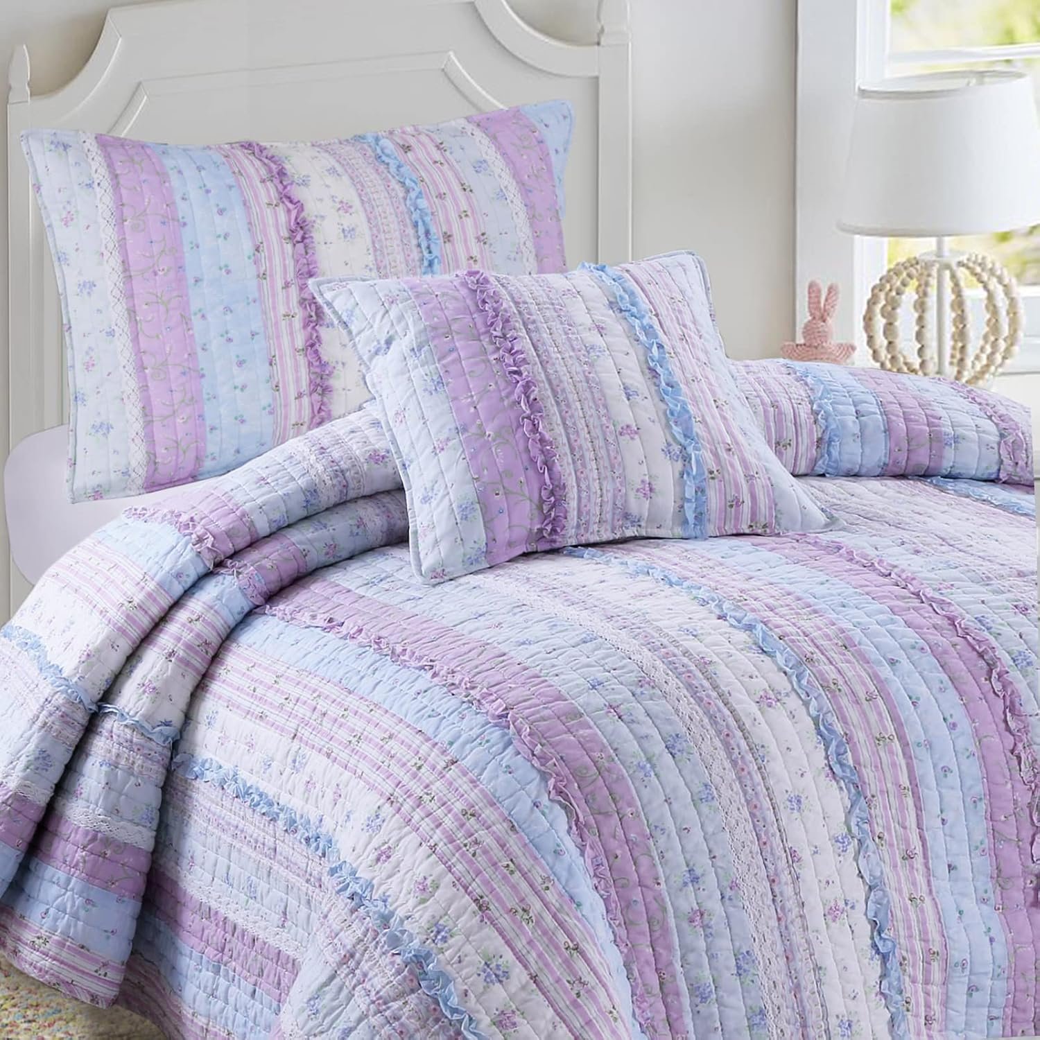 Lavender Lace-Style Floral Quilted Print 4-Piece Set: Soft And Comfortable